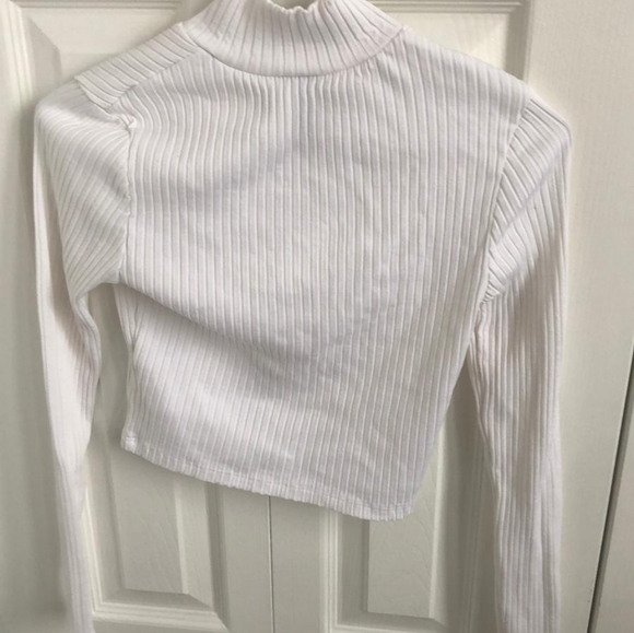 Zip-up top - Picture 2 of 3